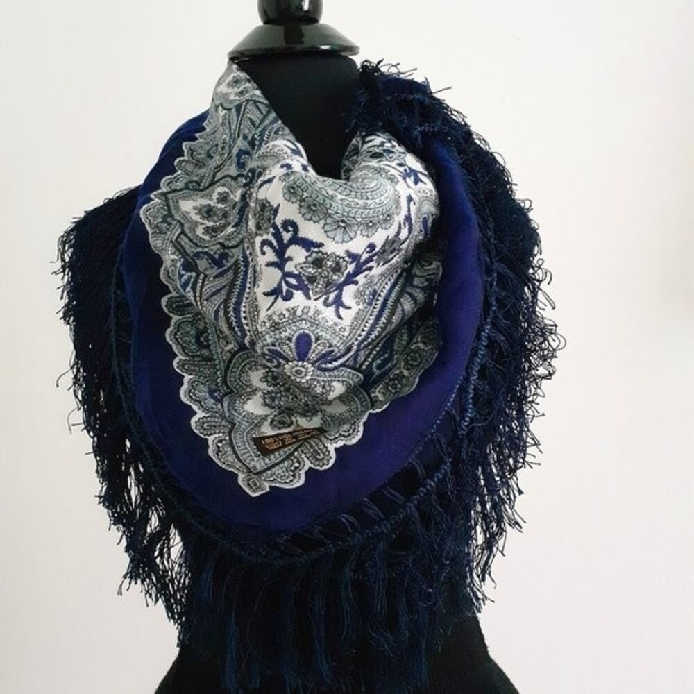 Women's Bohemian PolyAcryly Navy Abstract Paisley Fringe Square Scarf EUC